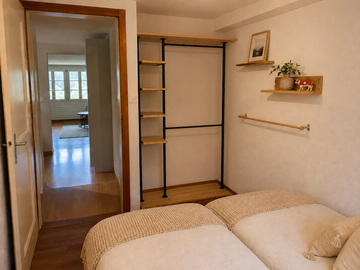 Schlafzimmer 2 mit Garderobe